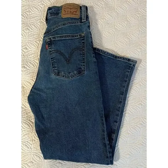 Levi’s Button-fly Jeans
Size 28 - Picture 3 of 8
